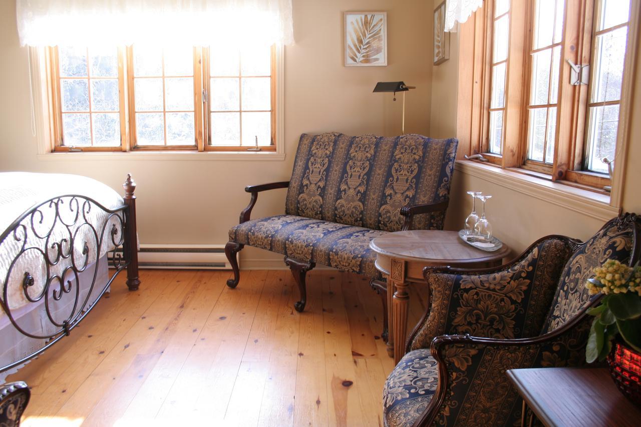 La Chaumiere De L'Anse Bed and Breakfast Μοντ Τρεμπλάν Εξωτερικό φωτογραφία