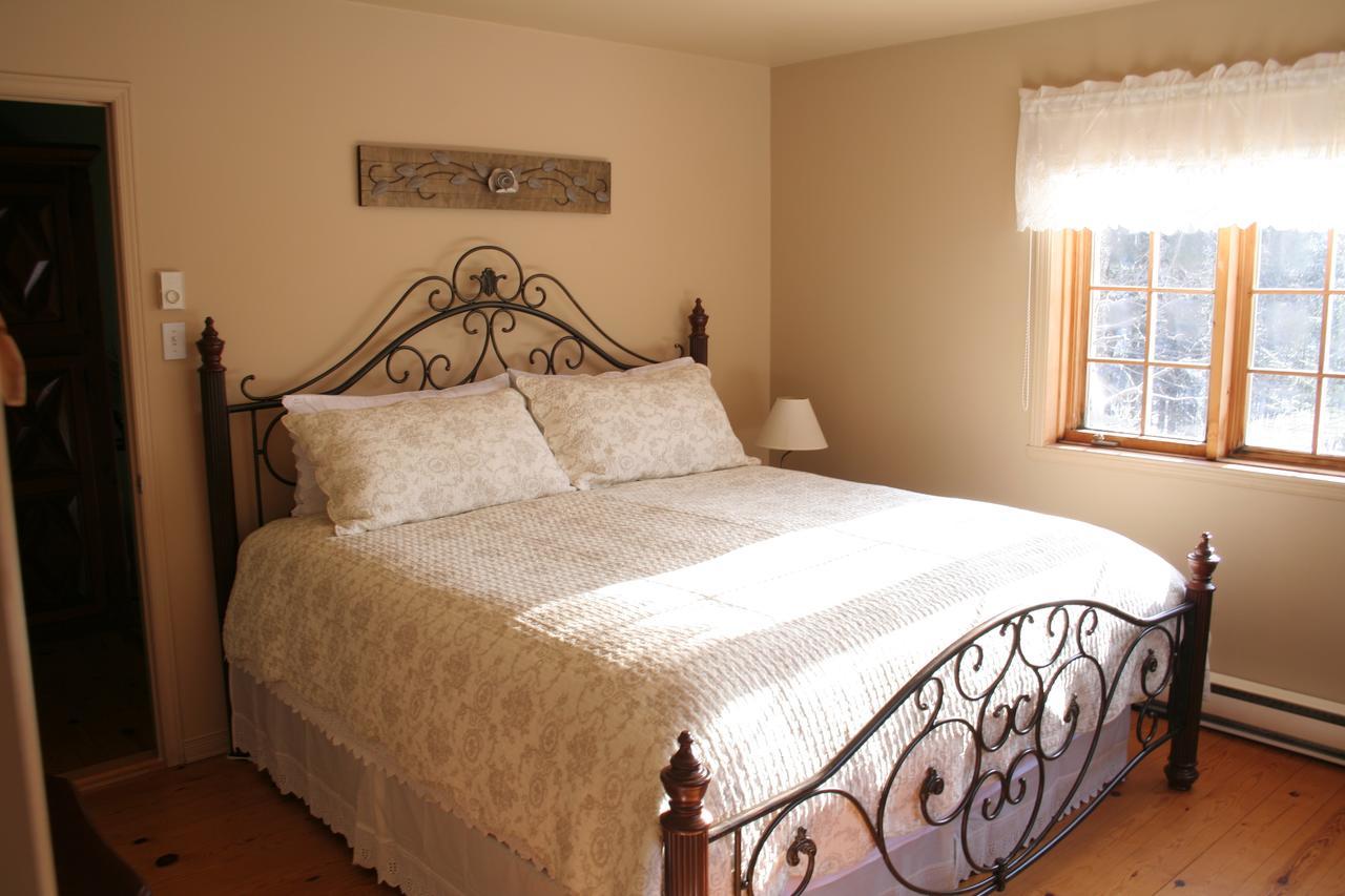 La Chaumiere De L'Anse Bed and Breakfast Μοντ Τρεμπλάν Εξωτερικό φωτογραφία